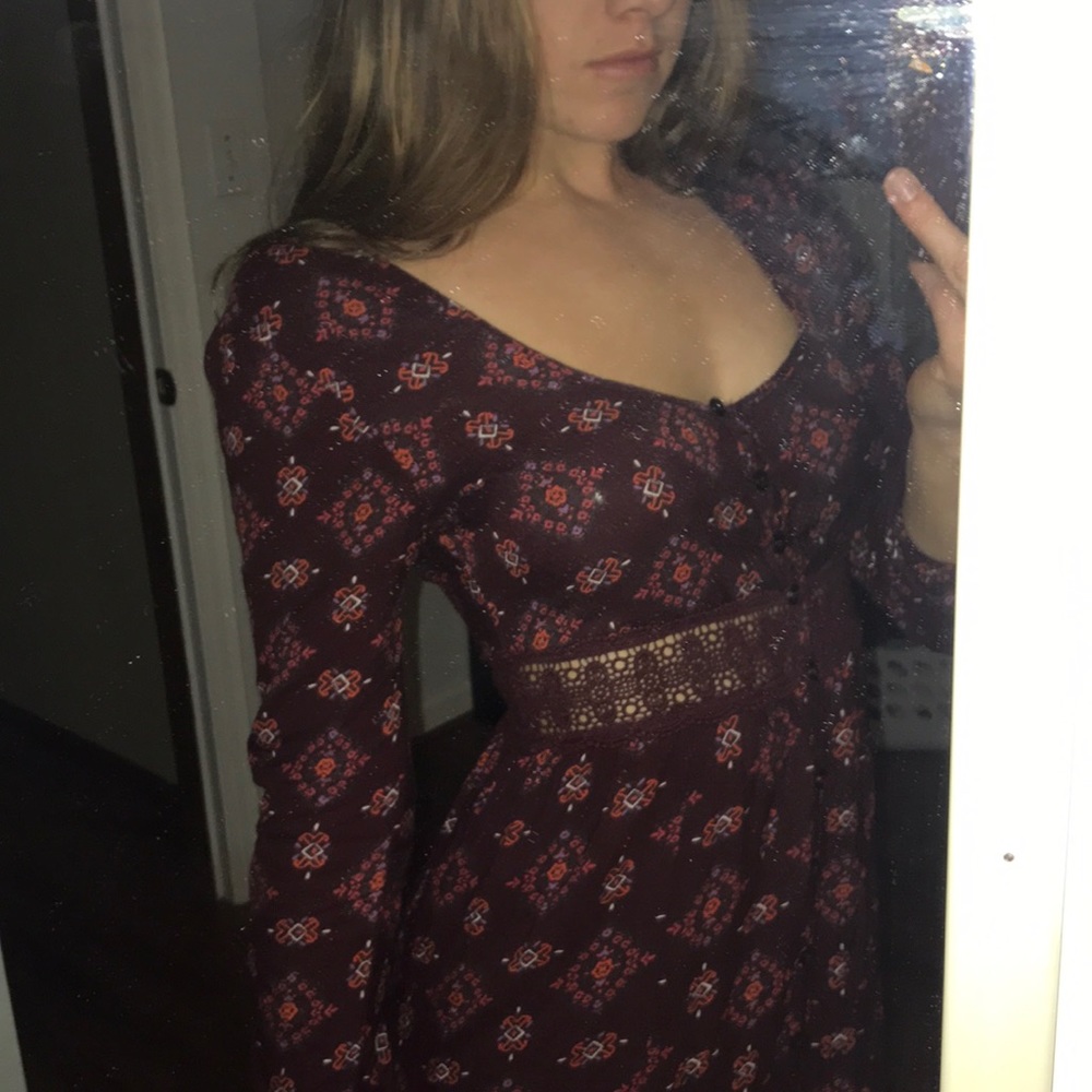 Super cute maroon maxi dress size small Zoe & Rose